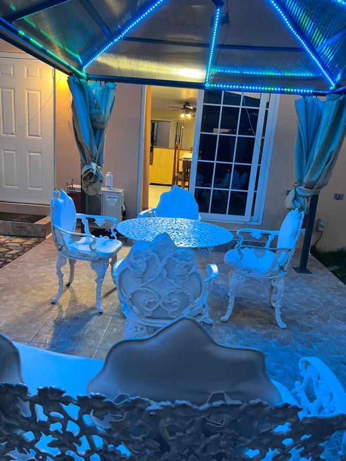 Comfort Rest Ocho Rios Luaran gambar